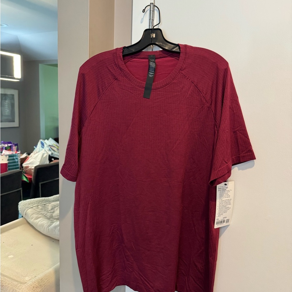 Lululemon Athletica Red Short Sleeve Tee